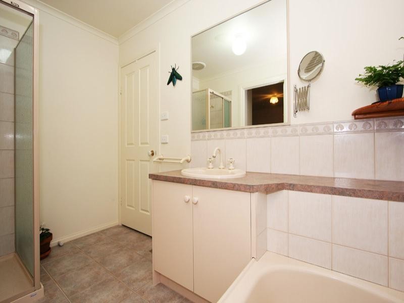 1/5 Howard Avenue, Ringwood East VIC 3135