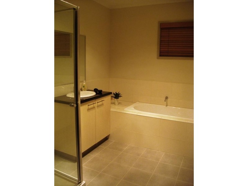 6/2 Lanark Way, Gowanbrae VIC 3043