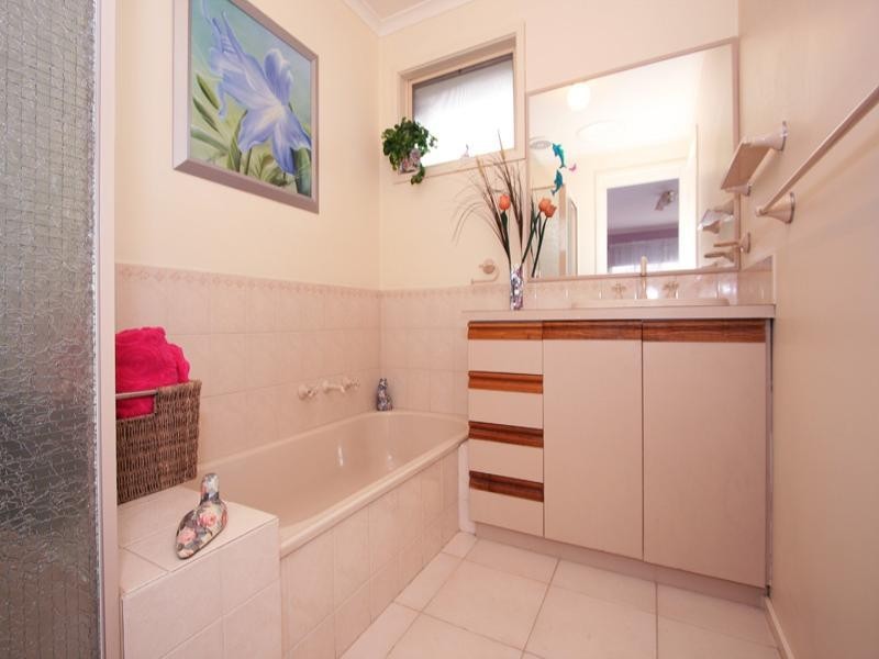 2/115 Erica Court, Heathmont VIC 3135