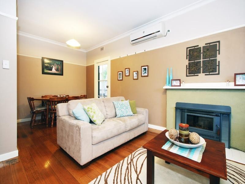 1/4 Great Ryrie Street, Ringwood VIC 3134