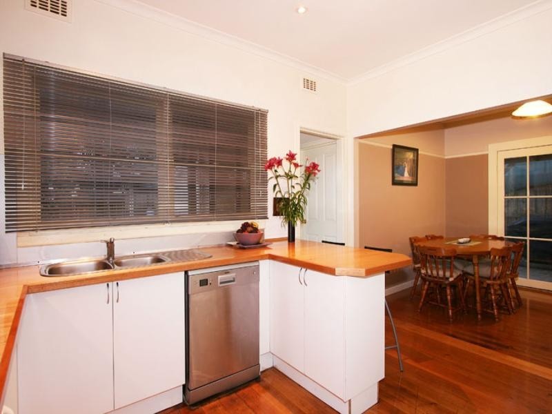 1/4 Great Ryrie Street, Ringwood VIC 3134