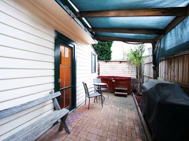 1/4 Great Ryrie Street, Ringwood VIC 3134