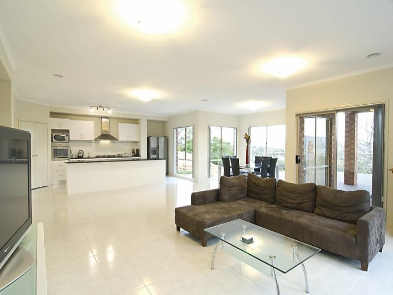 180 Hayrick Lane, Mooroolbark VIC 3138