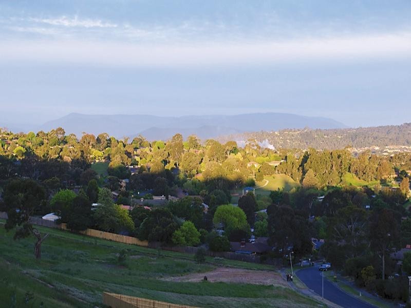 180 Hayrick Lane, Mooroolbark VIC 3138