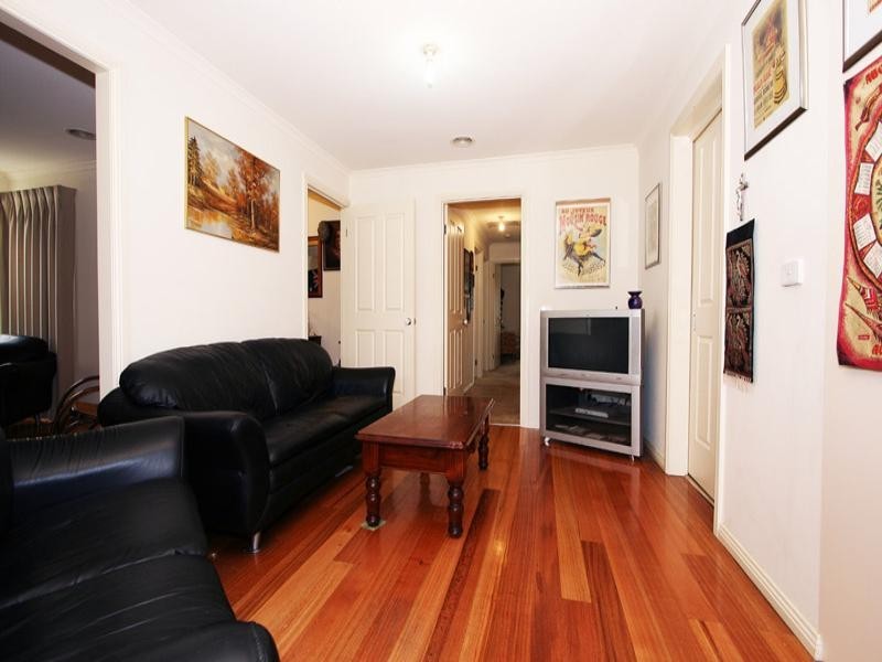 16 Chesney Drive, Ringwood VIC 3134