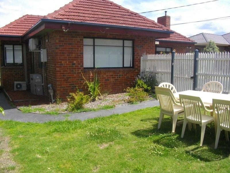 4a Pearwood Avenue, Ringwood VIC 3134