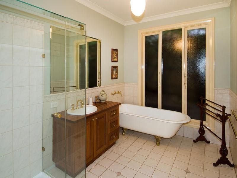 12 Cotswold Close, Vermont VIC 3133