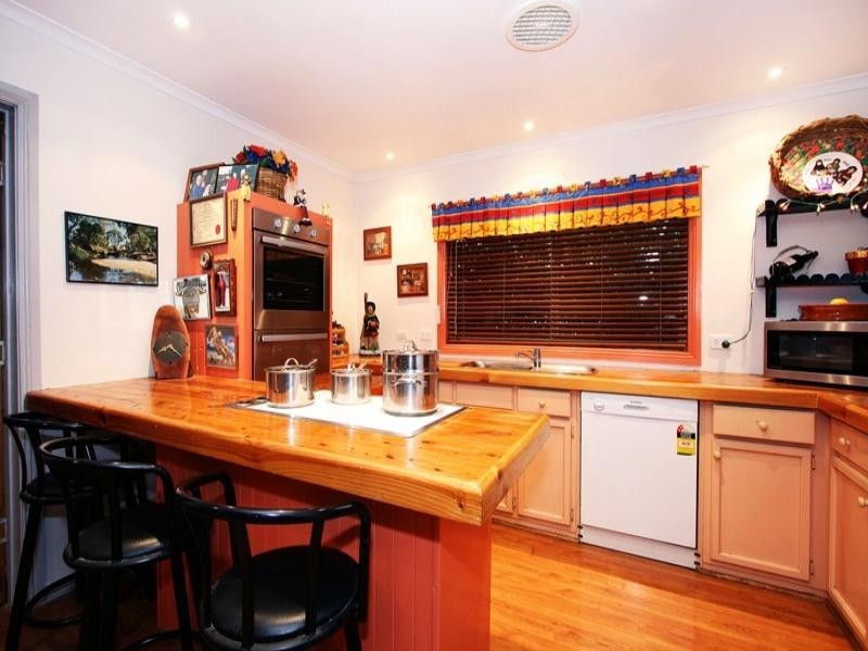 3 Boronia Avenue, Croydon South VIC 3136