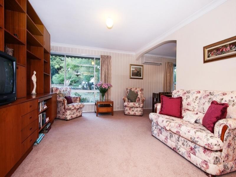 3 Boronia Avenue, Croydon South VIC 3136