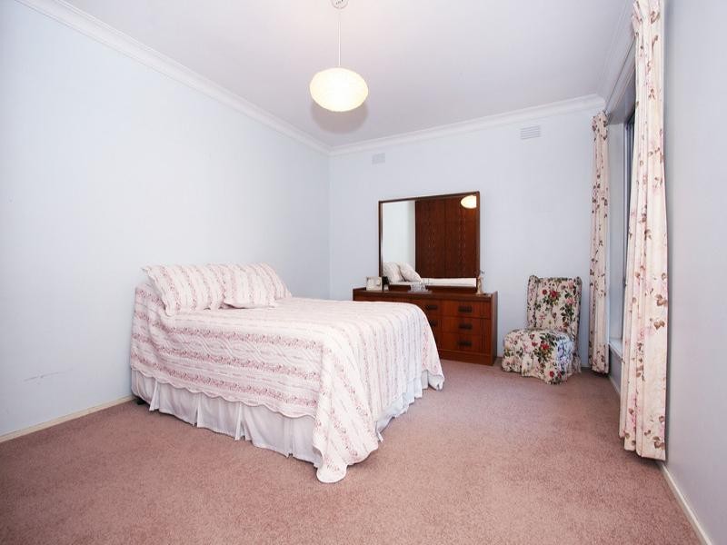 3 Boronia Avenue, Croydon South VIC 3136