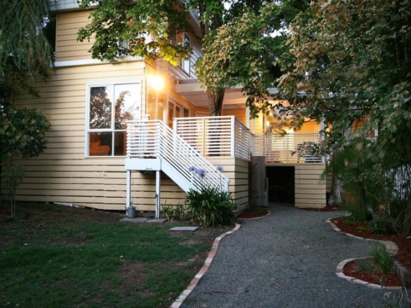 20 Glencairn Avenue, Ringwood VIC 3134