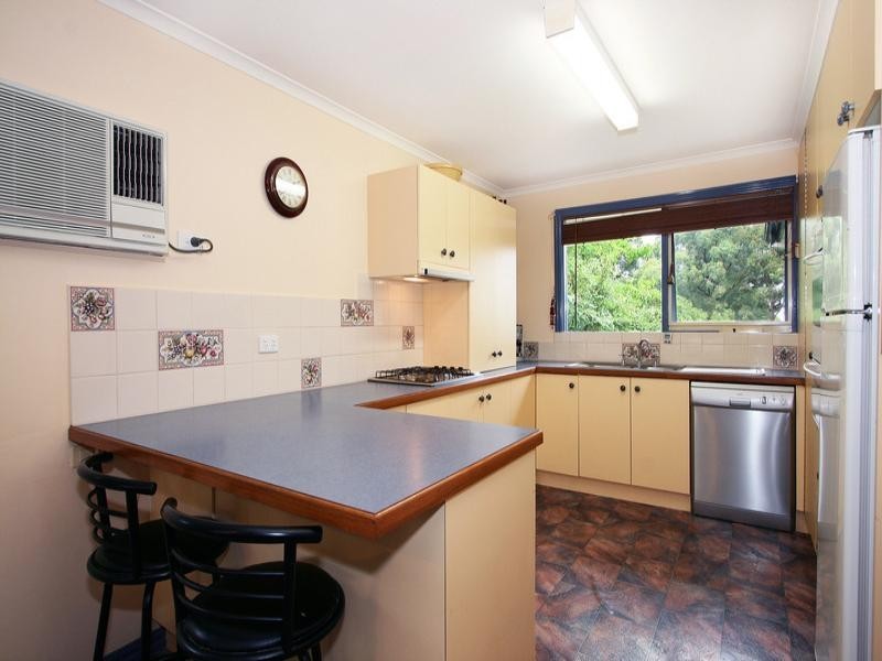 61 Montana Parade, Croydon VIC 3136