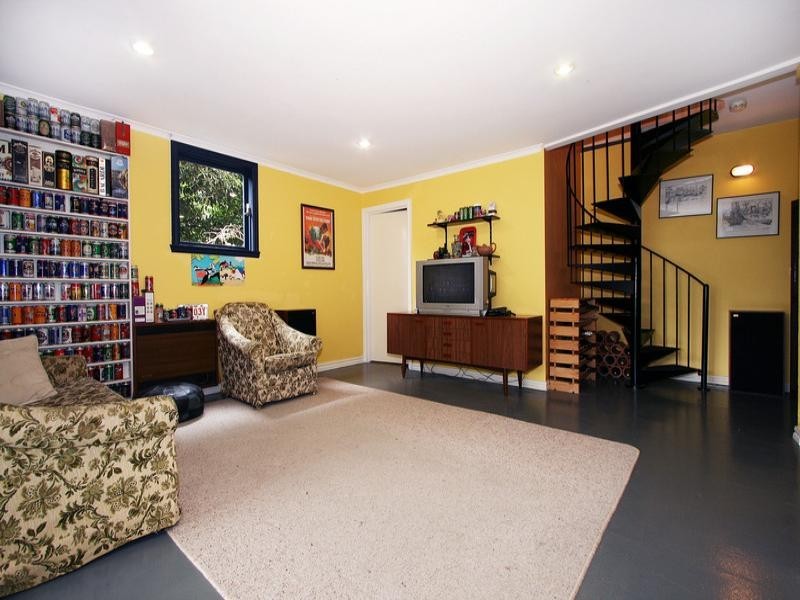 61 Montana Parade, Croydon VIC 3136