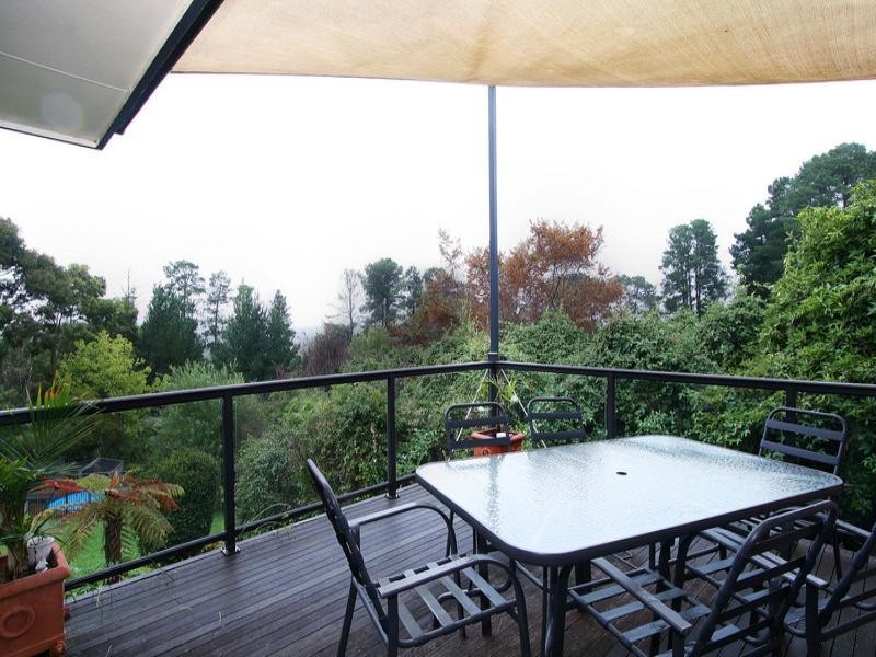 61 Montana Parade, Croydon VIC 3136