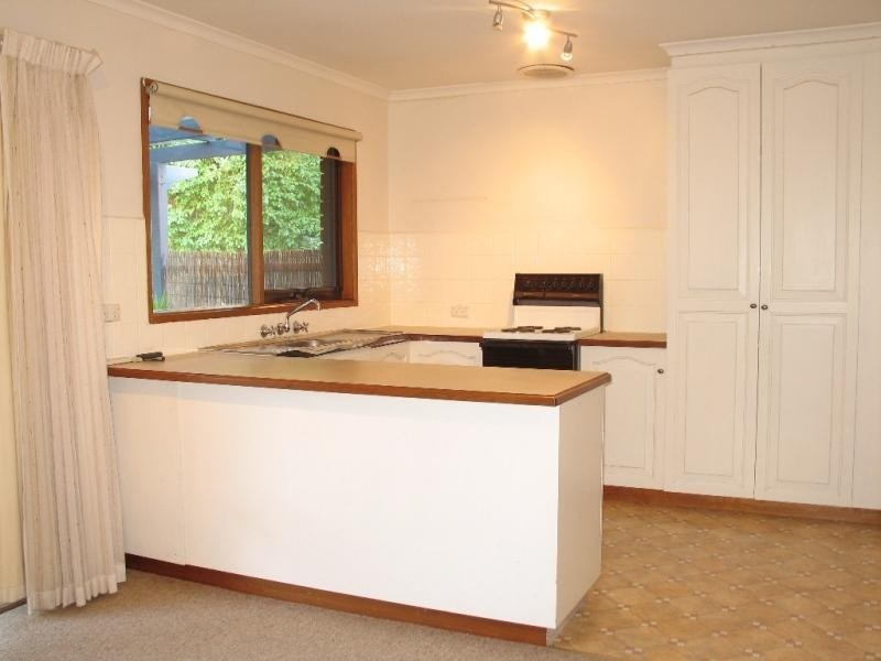 2/8 Berringa Road, Ringwood North VIC 3134