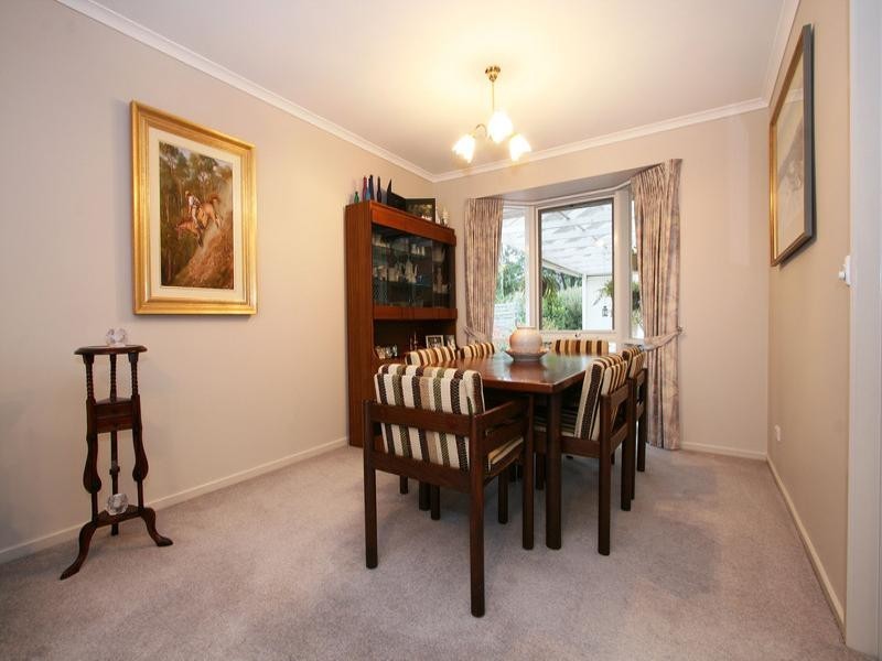 28 Crawley Grove, Ringwood North VIC 3134