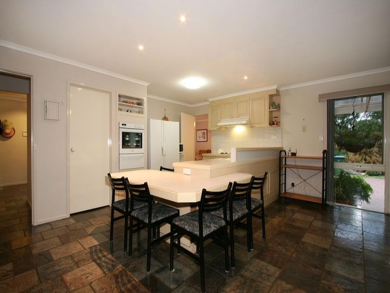 28 Crawley Grove, Ringwood North VIC 3134
