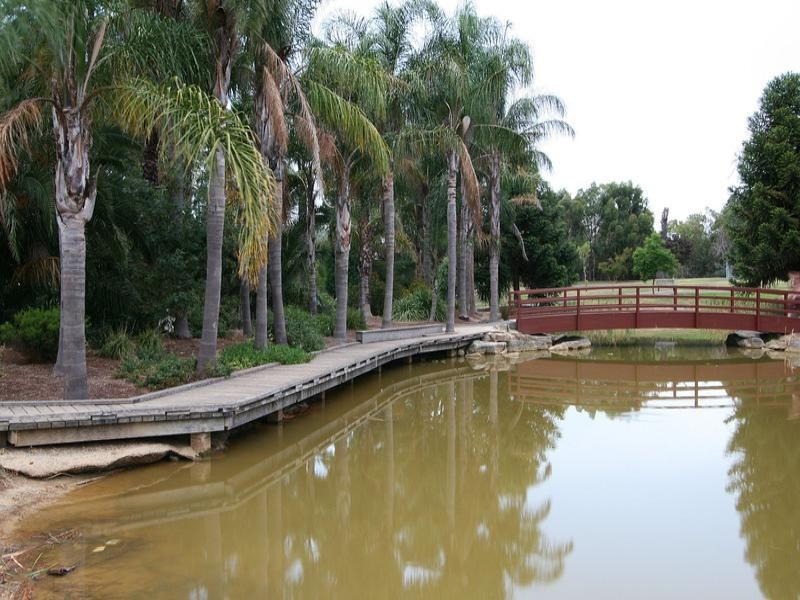 28 Crawley Grove, Ringwood North VIC 3134