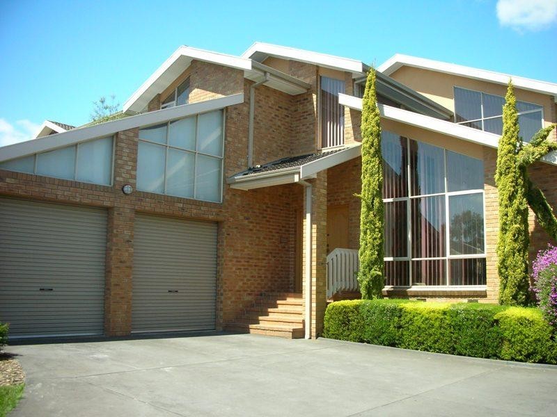 16 Crawley Grove, Ringwood North VIC 3134