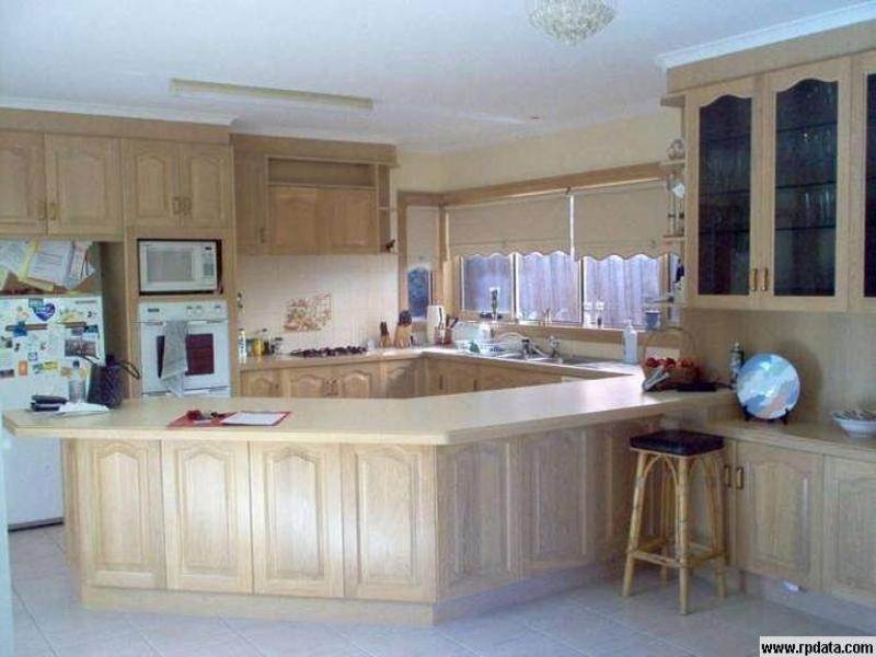 16 Crawley Grove, Ringwood North VIC 3134