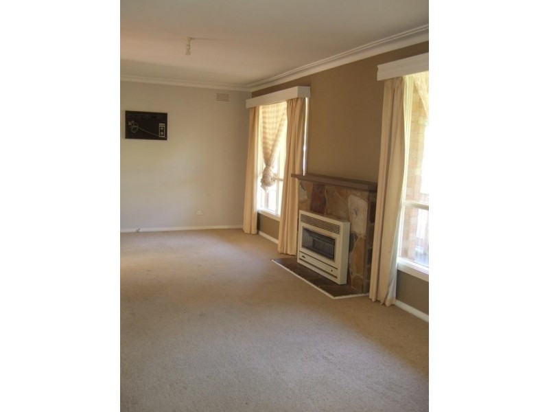 62 Sevenoaks Avenue, Croydon VIC 3136