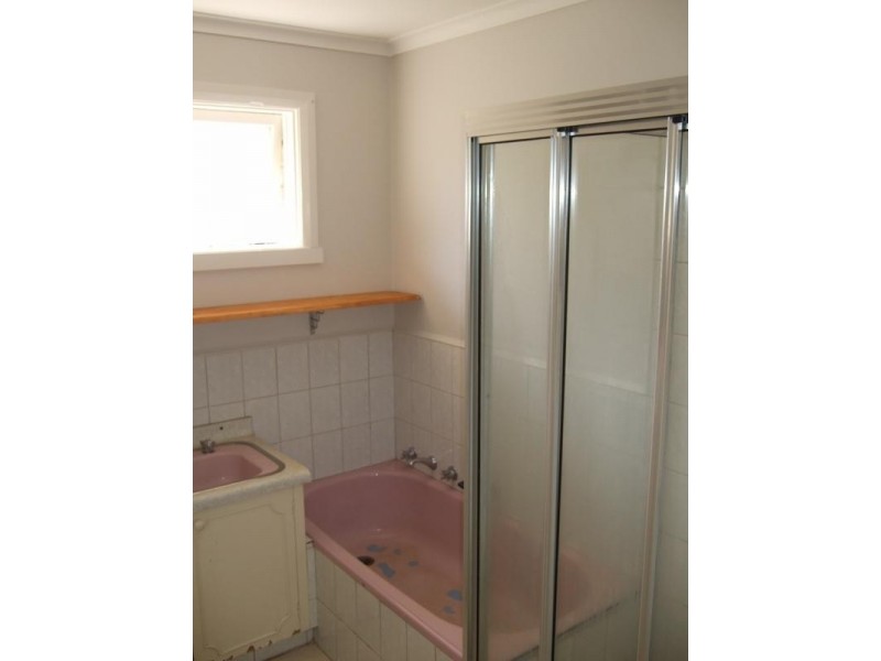 62 Sevenoaks Avenue, Croydon VIC 3136