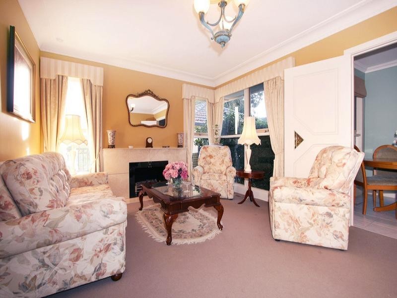 13 Smithdene Avenue, Ringwood East VIC 3135