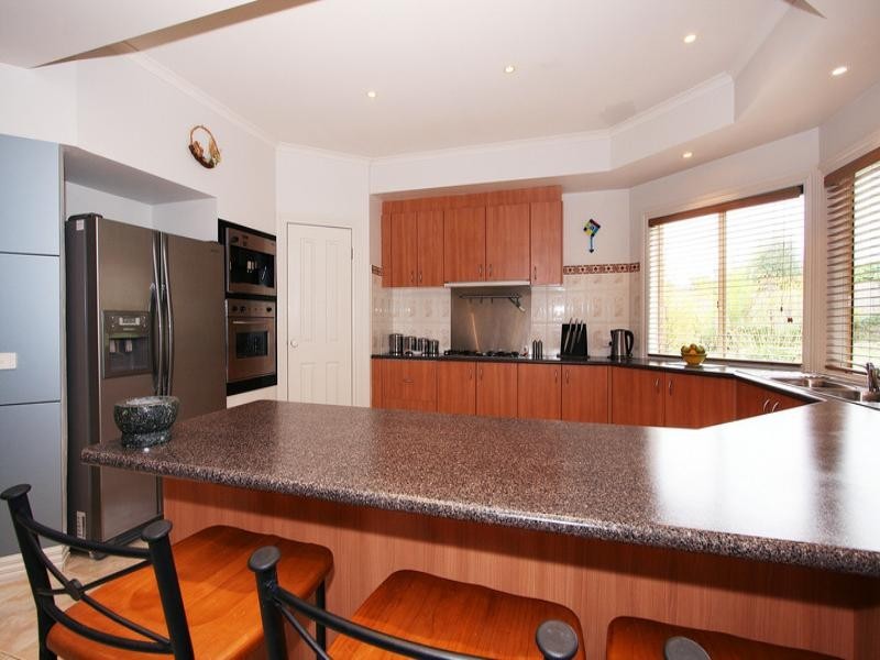 55 Waterview Court, Croydon Hills VIC 3136