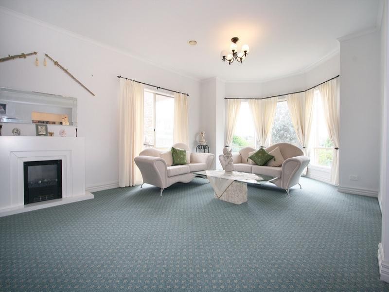 55 Waterview Court, Croydon Hills VIC 3136