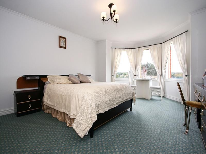 55 Waterview Court, Croydon Hills VIC 3136