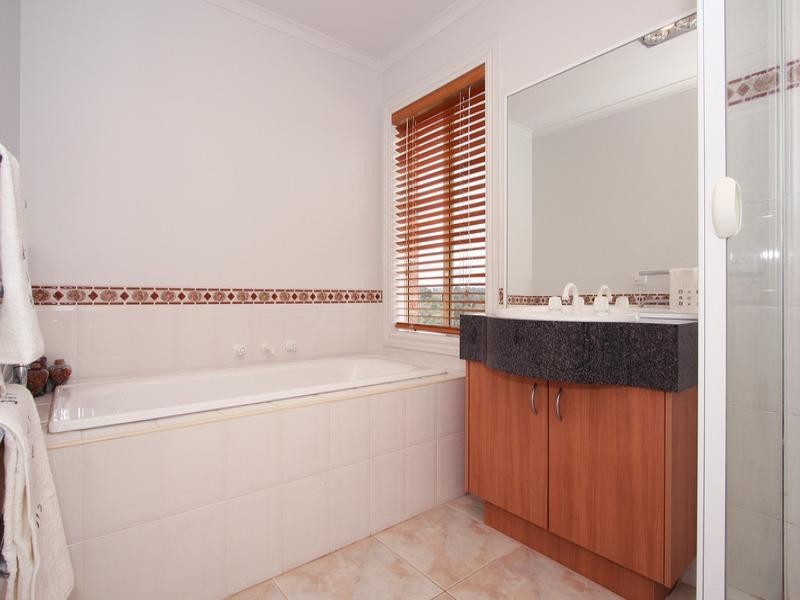 55 Waterview Court, Croydon Hills VIC 3136