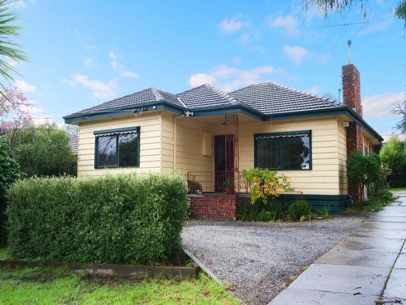 1/4 Oliver Street, Ringwood VIC 3134