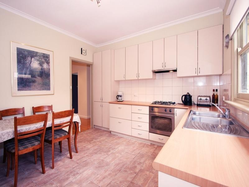 1/4 Oliver Street, Ringwood VIC 3134