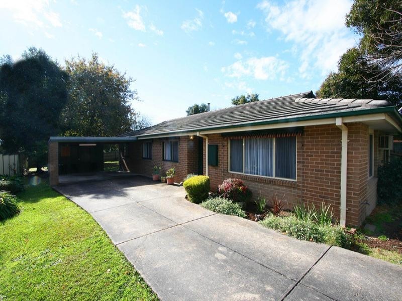4 Surrey Court, Bayswater VIC 3153