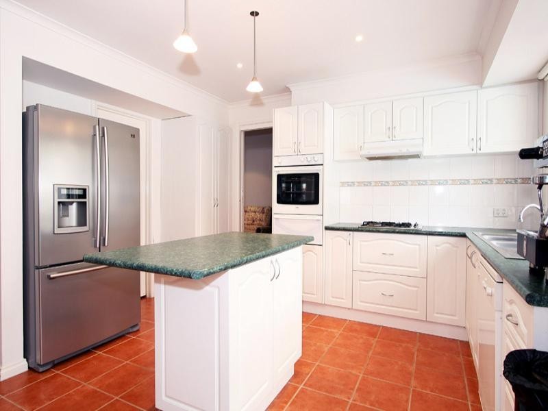 9 Jull Parade, Ringwood North VIC 3134