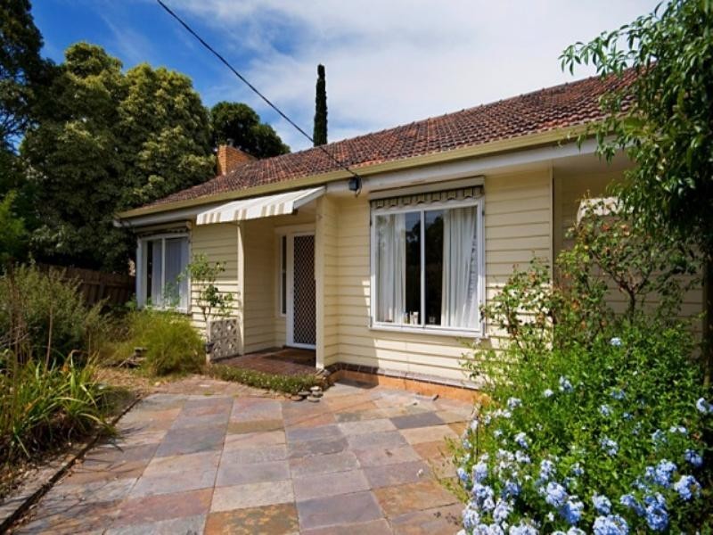 15 Kinkora Road, Blackburn VIC 3130