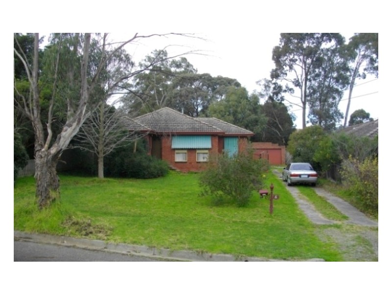 6 Moana Drive, Mooroolbark VIC 3138