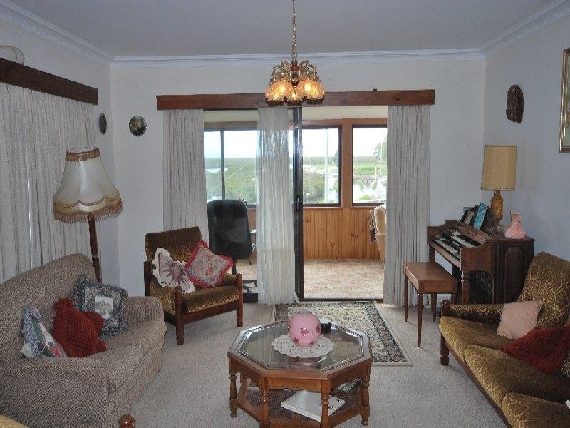 3 Fishermans Way, Port Franklin VIC 3964