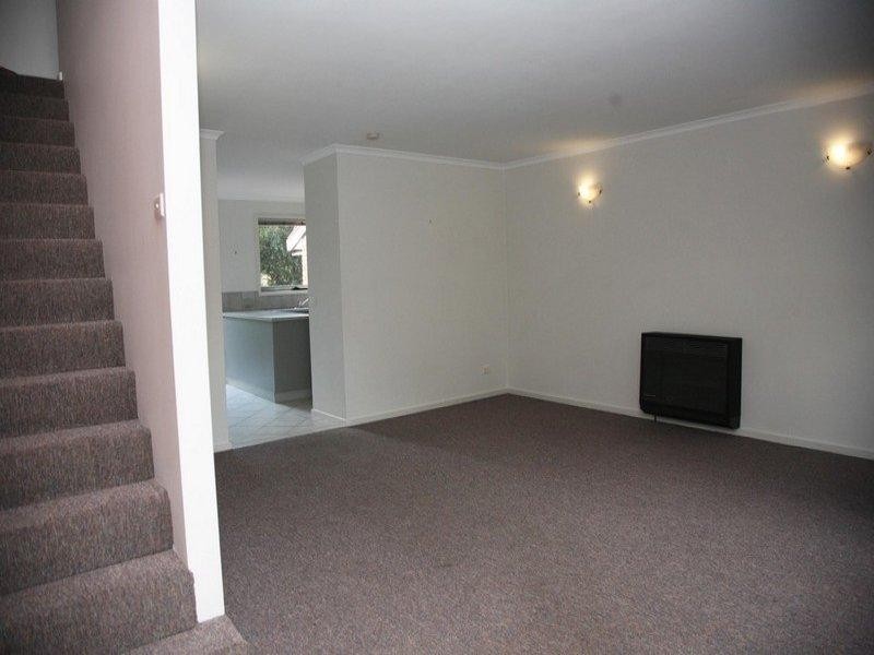 2/12 Sherwood Street, Ringwood East VIC 3135