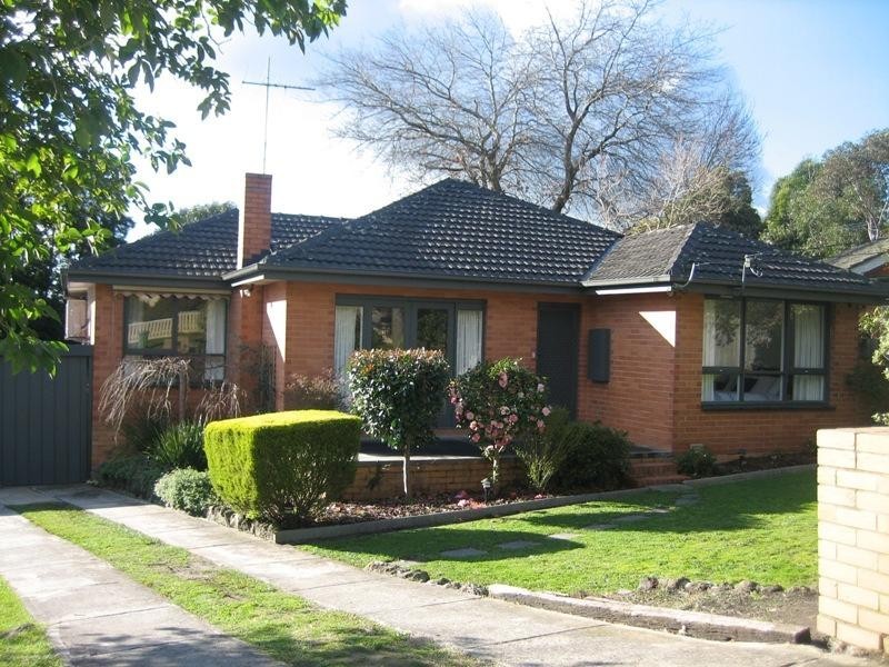22 Lockhart Road, Ringwood North VIC 3134