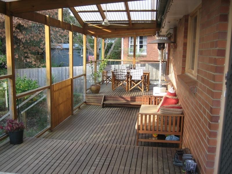 22 Lockhart Road, Ringwood North VIC 3134