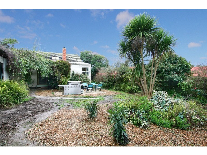 2 Lavender Street, Ringwood VIC 3134