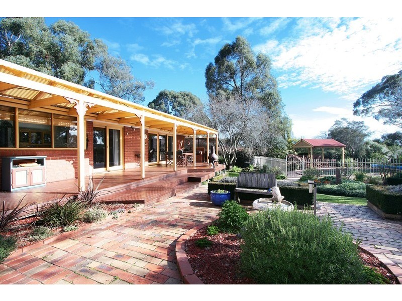 2 Stamford Court, Ringwood North VIC 3134