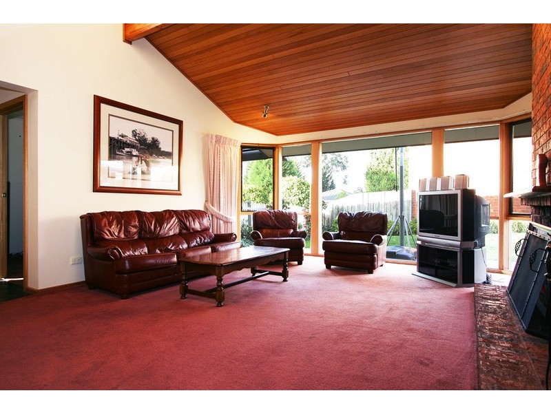 8 O’Neill Way, Warranwood VIC 3134