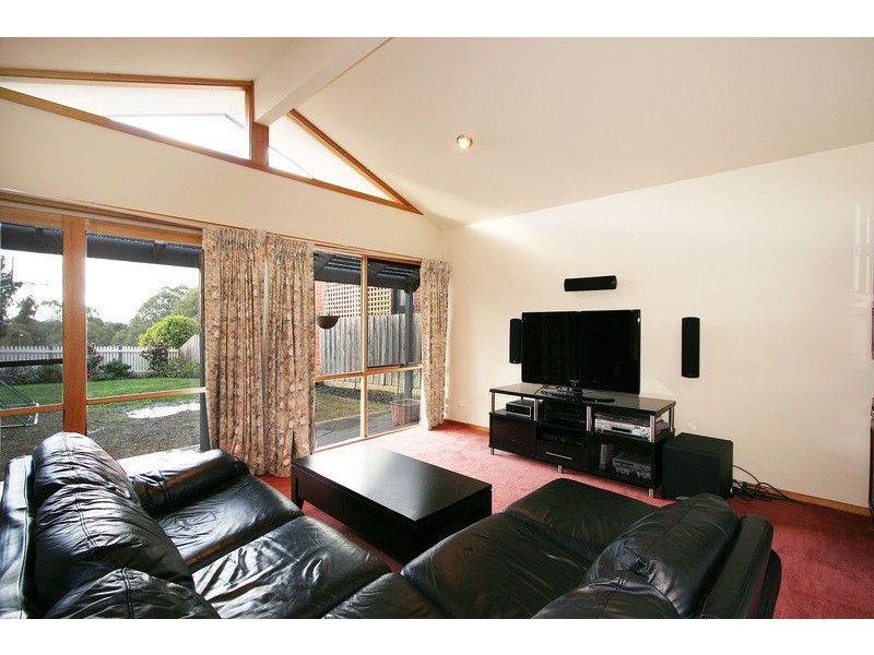 8 O’Neill Way, Warranwood VIC 3134