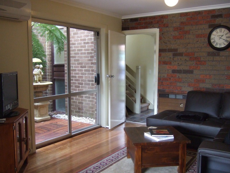 3/4 Pointside Avenue, Bayswater North VIC 3153