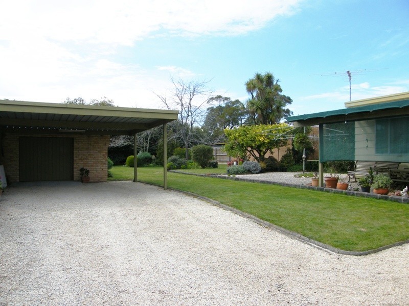 22 Carcoola Road, Ringwood East VIC 3135