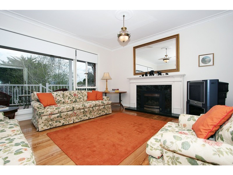 16 Alto Avenue, Croydon VIC 3136