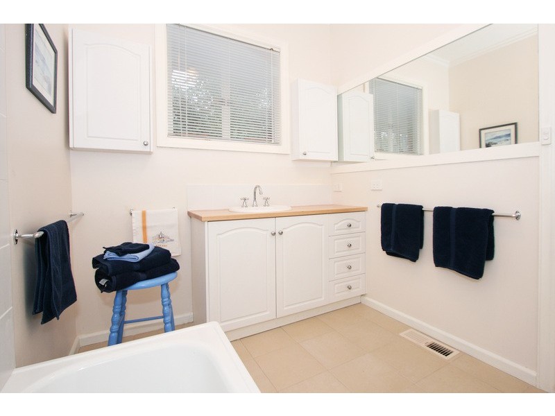 16 Alto Avenue, Croydon VIC 3136