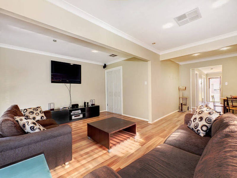 14 Blaxland Road, Melton South VIC 3338